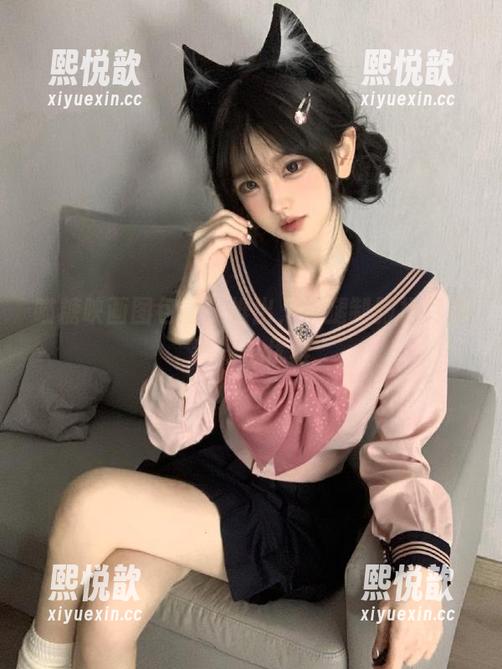 喵糖映画图包重磅推出，裸腿制服裙尽显青涩与优雅