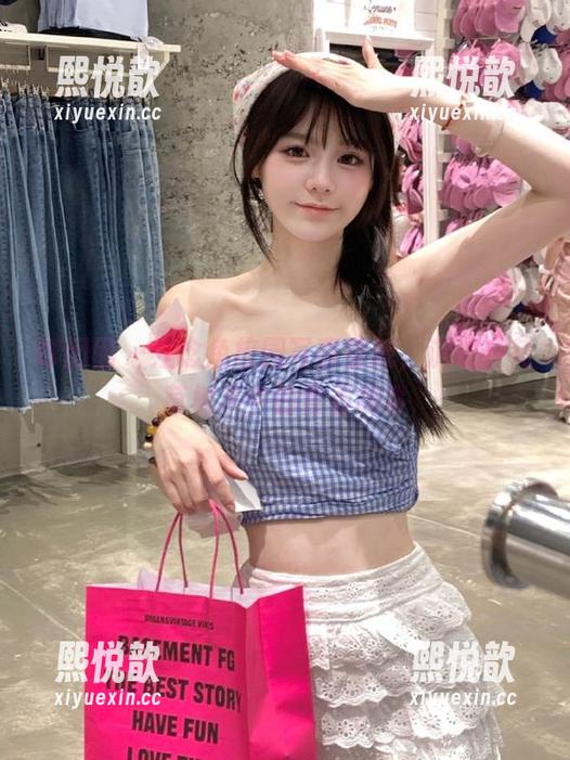 嗲囡囡 - 江念鱼校园写真壁纸，沉浸在花草树木中的青春故事