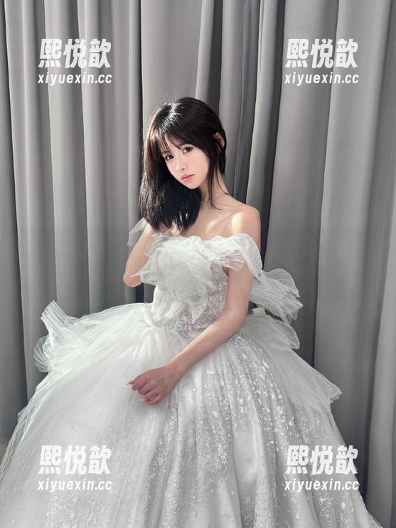 嗲囡囡 - 私房美图：流氓小巫女甜心的甜蜜日常，爱意满满