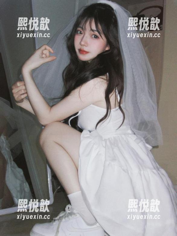 嗲囡囡-萌琪琪Irene 嗲囡囡 - 在线享受萌琪琪Irene的死库水写真原图,释放无尽的青春气息与灵动