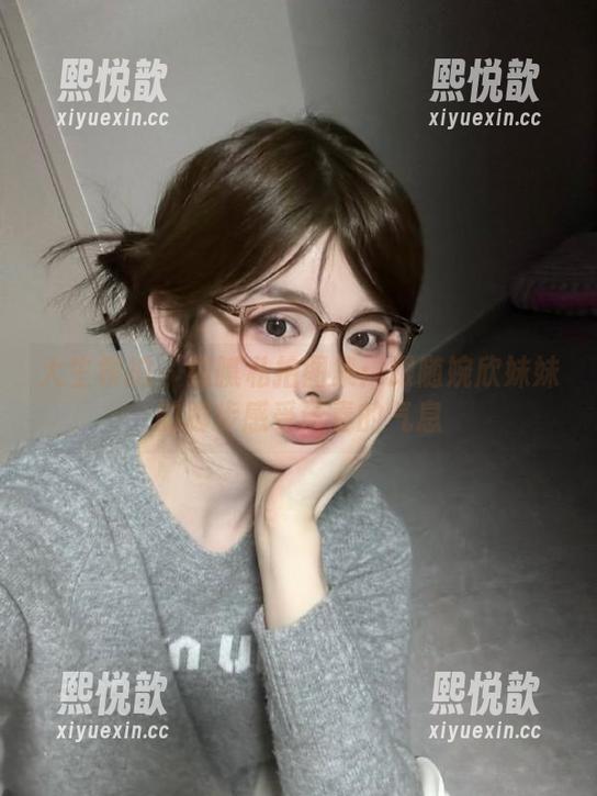大生模拍 - 细腻私拍图集：跟随婉欣妹妹的脚步感受青春的气息