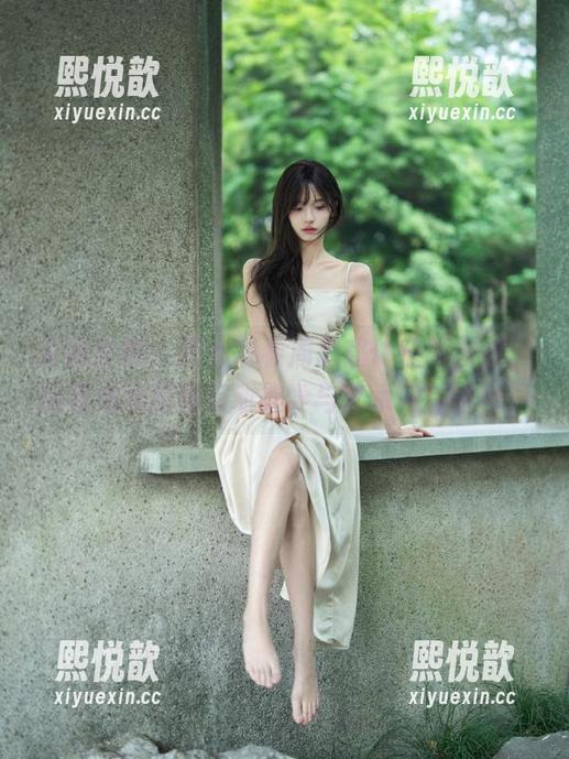 头条女神 - 用心观看周思超体操服图包，探索她如何将运动美学与艺术完美结合。