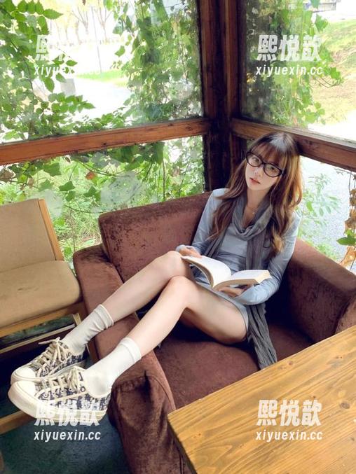 头条女神 - 娜露兔女郎魔法图库：作品展现出神奇与魅力，带你进入兔女郎的梦幻世界！
