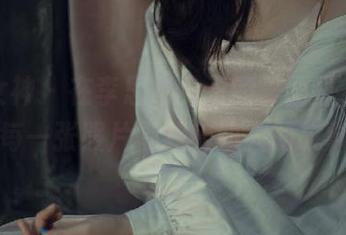 头条女神 – 在李思彤女王的美图里，发现每一张照片都藏着动人的故事