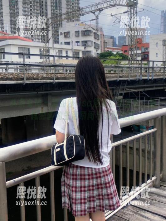 头条女神 - 爱丽莎lisa居家图包全套：细腻刻画的生活瞬间与情感流露