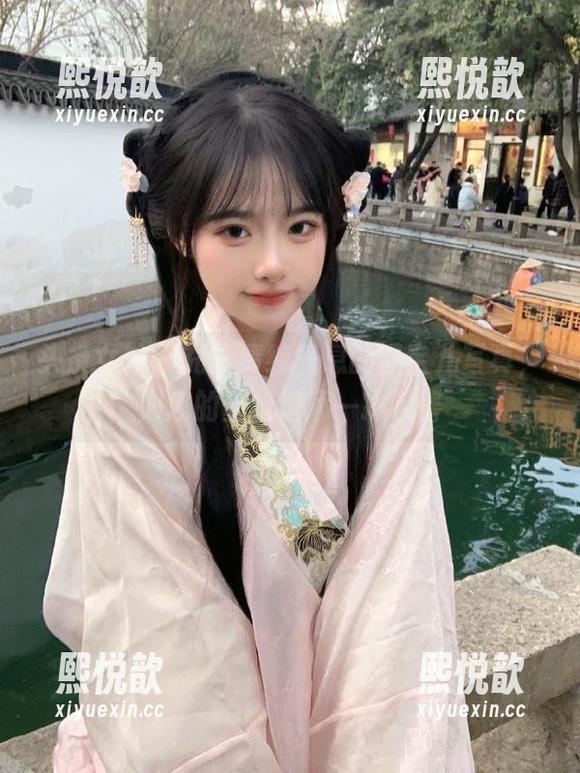 头条女神-瑞宝儿 头条女神 - 充满清纯气息的瑞宝儿写真,为您的壁纸增添一抹温馨