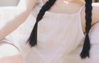 头条女神 – 深入语溪的艺术世界，观看她那令人心动的“白色”作品，探寻美的真谛