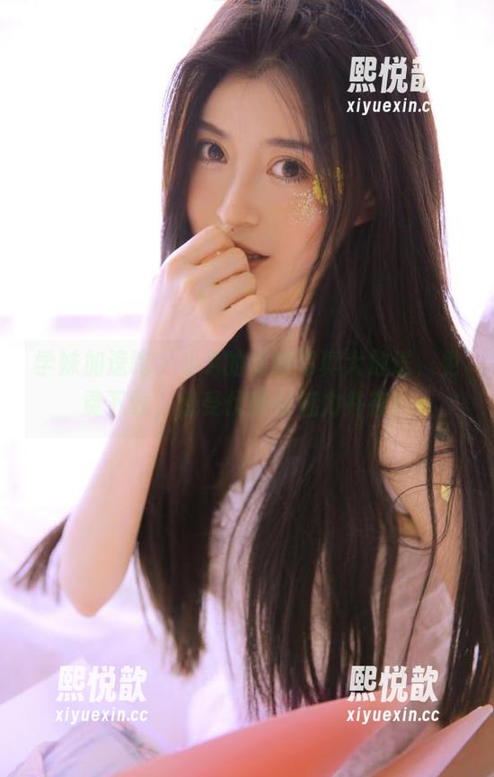学妹加速跑-小A 学妹加速跑 - 小A的美腿写真大放送,免费下载,感受优雅与魅力并存!