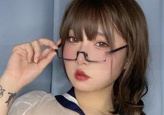 发现小泉学姐吖《涞觅》图集中的灵动与魅力，清新独特的美学体验合集