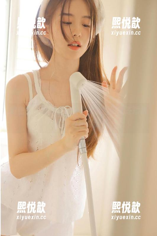 微密圈 - 释放夏日魅力，小玉吃果冻短裤写真库存图库分享