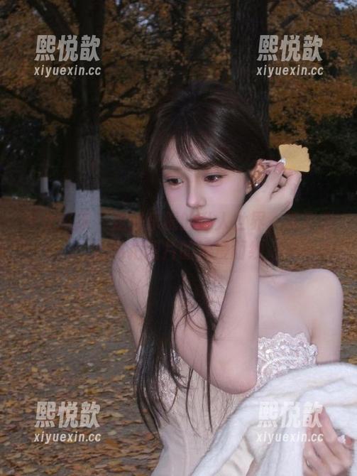 少女秩序 - 走进乐栀的私人世界，揭开甜心私拍图片的浪漫面纱