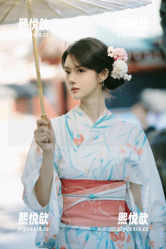 少女秩序 - 绝对不能错过的小满圣诞写真合集，网盘分享，带你开启视觉盛宴之旅！