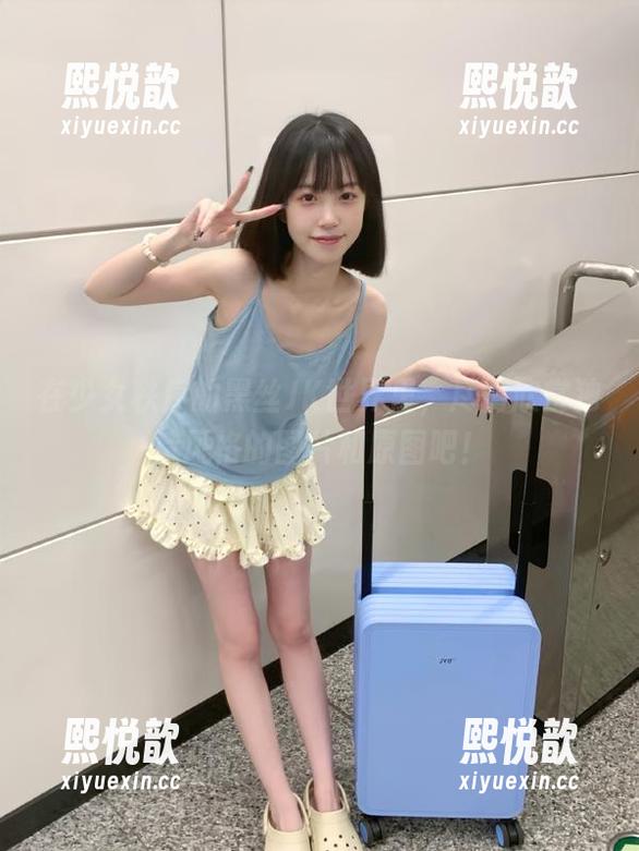 在少女秩序的黑丝JK世界里，尽情欣赏独特风格的图片和原图吧！
