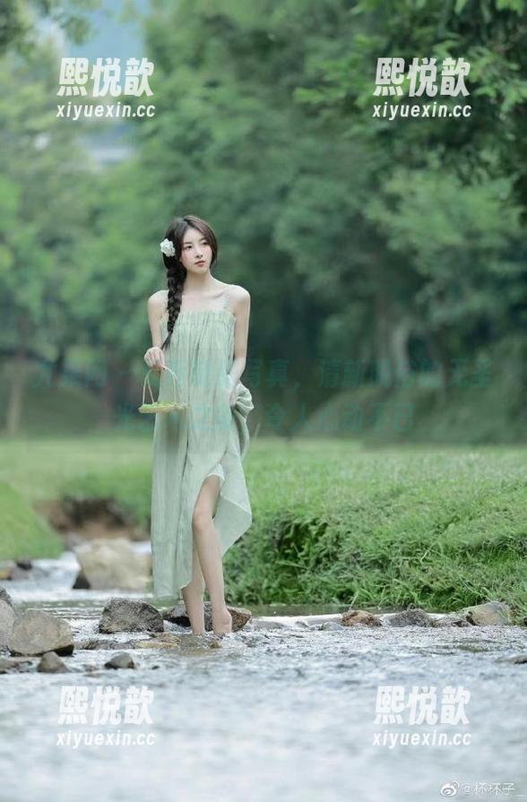 尤果网 - 夏乔制服写真，清新脱俗的无圣光艺术之美，令人心动不已