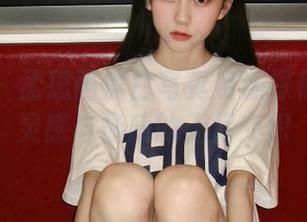 尤果网 – 孟思雨黑白写真资源探秘：探寻灵感与情感的无尽交织