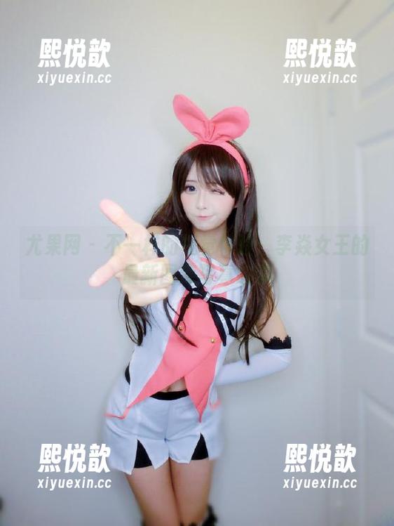尤果网 - 不一样的视觉体验：李焱女王的最新图库写真故事