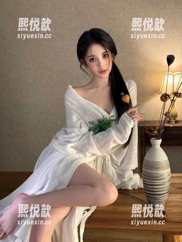 尤果网 - 杨漫妮校园写真全景资源分享，带你领略不一样的校园风景！