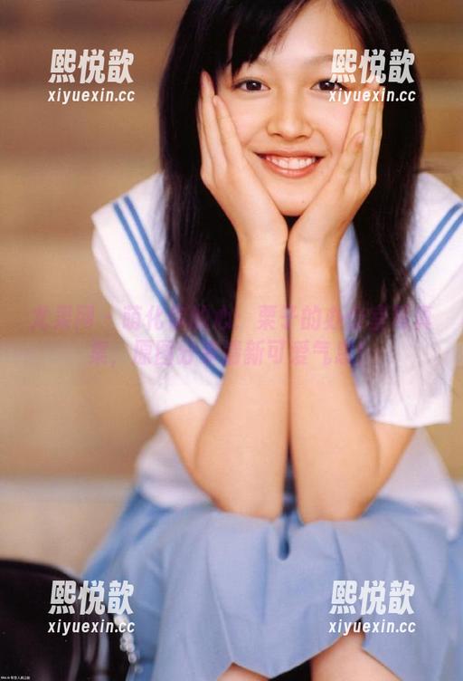 尤果网 - 萌化你的心：栗子的办公室写真集，原图分享清新可爱气息！