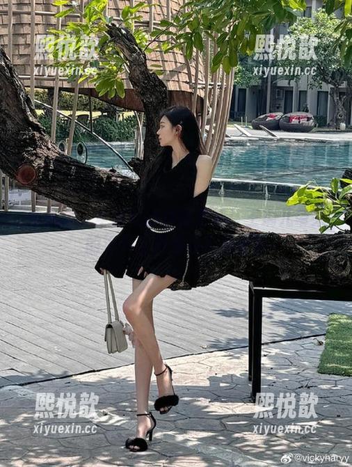 尤果网 - 全新婚纱作品更新！王瑞儿带来的浪漫与幻想的视觉盛宴