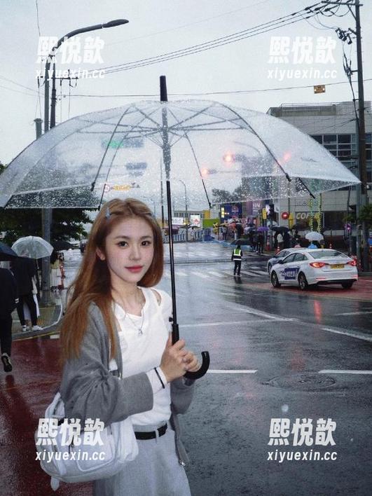 尤果网 - 王瑞儿最新短裙图包来袭，带你领略她穿搭的无限可能与创意