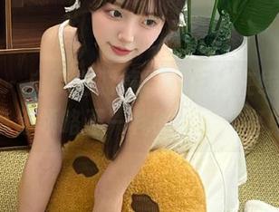 尤果网 – 白晓白眼镜写真作品在线合集，带你领略不一样的视觉盛宴！