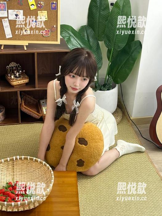 尤果网-白晓白 尤果网 - 白晓白眼镜写真作品在线合集,带你领略不一样的视觉盛宴!