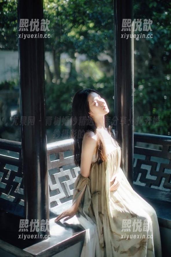 尤果网 - 青树婚纱精选图库分享：揭开婚纱摄影的艺术魅力