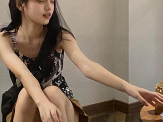 尤物馆 – baby贝贝红裙写真大放送，免费下载精美原图，感受她的独特风格！