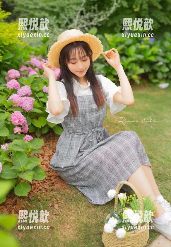 尤蜜荟 - 探索Carol周妍希女友独特魅力的图库，尽情下载这些令人惊艳的写真作品吧！