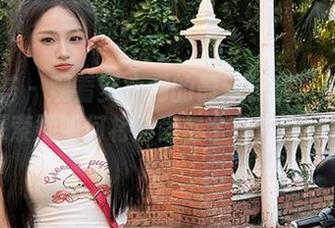 尤蜜荟 – 观看梦心月的最新长腿写真原图，探索她如何将时尚与个性完美结合。