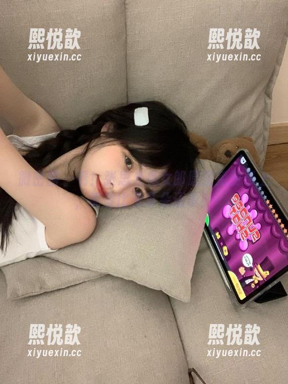 微密圈 - 看！张思允兔女郎原图免费奉上，笑容比兔耳朵还多！
