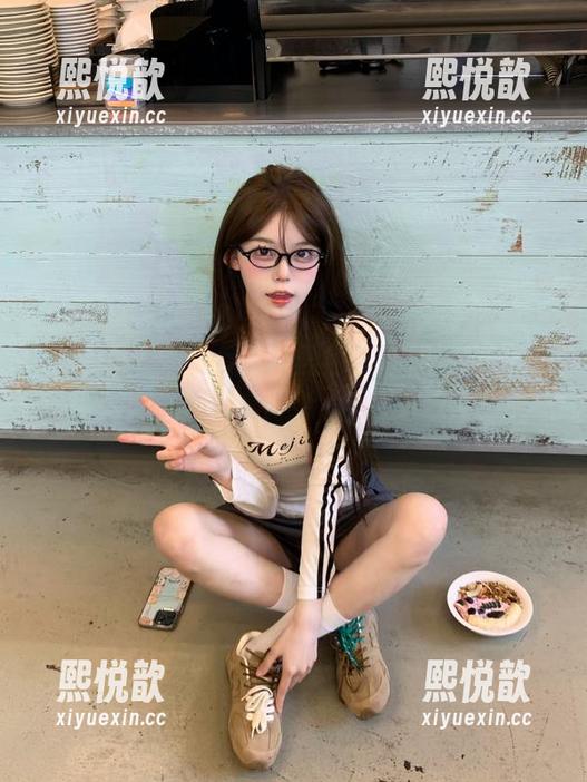 影私荟 - Yoga啵娜黑色艺术图包大更新，带你领略不一样的视觉盛宴