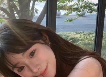 推女神 – 探索Akiki朱若慕的全套护士写真原图,感受她的甜美与职场风采