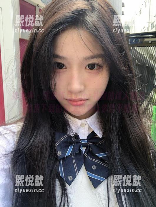 推女神-伍月yuer 推女神 - 探索伍月yuer礼服的迷人魅力,免费下载的精美图集让你目不暇接