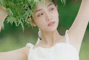 推女神 – 探索校园之美,赵伊彤分享她的最新写真美图,快来看看吧!