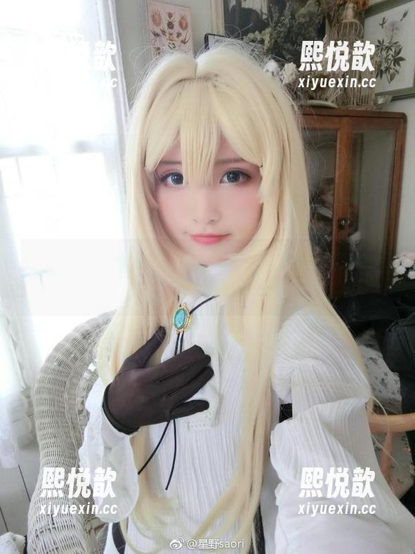走进星野saori的世界：分享她那令人心动的美腿写真图片大放送！