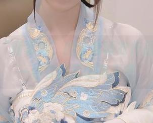 来领略“朝雾爱”的全套睡衣作品，让你一秒穿越至懒惰天堂