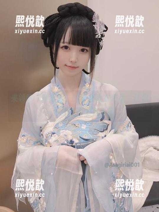 来领略“朝雾爱”的全套睡衣作品，让你一秒穿越至懒惰天堂