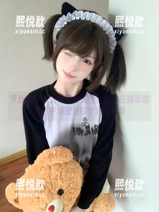 梦丝女神 - 刘诺天台美图合集：在城市的喧嚣中捕捉她的宁静与优雅