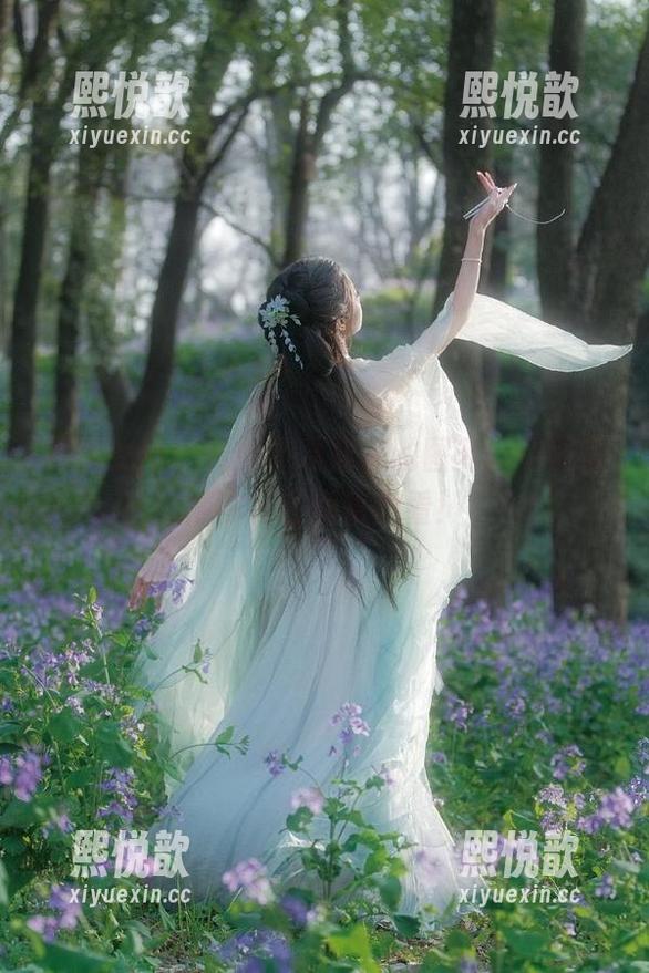 梦丝女神-灵唯 梦丝女神 - 看看灵唯教室的图包,绝对值得你花时间来观看!