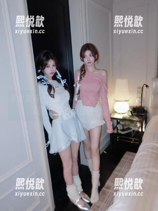 梦丝女神 - 图册揭秘：苏柔连体衣造型，让你大呼过瘾的原图分享！