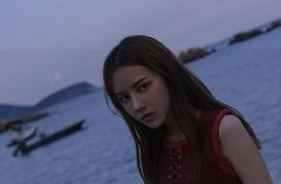 森萝财团 – 小满内衣图集分享,传递出自信与优雅的时尚理念