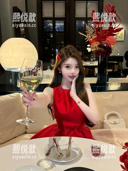 最新风潮来袭：森萝财团可爱公主妹妹丝袜秀精彩合集，带你体验梦幻之旅！