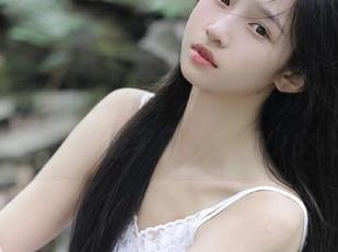 校服肉丝少女：森萝财团最新力作作品集资源，带你走进丰富多彩的少女心世界