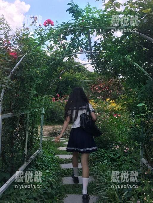 模范学院-fairy如歌 模范学院 - fairy如歌与网袜的完美结合:欣赏原图与套图的多样风格
