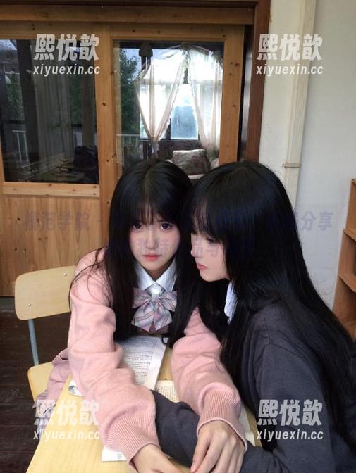 模范学院 - 冷不丁的浴缸日记：在线分享她的独特作品与感悟