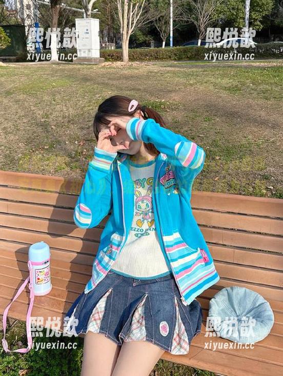 模范学院-刘飞儿Faye 模范学院 - 发布会独家!刘飞儿Faye最新写真集《甜心》,绽放独特的青春活力与魅力