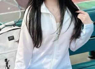 模范学院 – 探索程程CC油亮的艺术世界:图册背后的原图故事与情感
