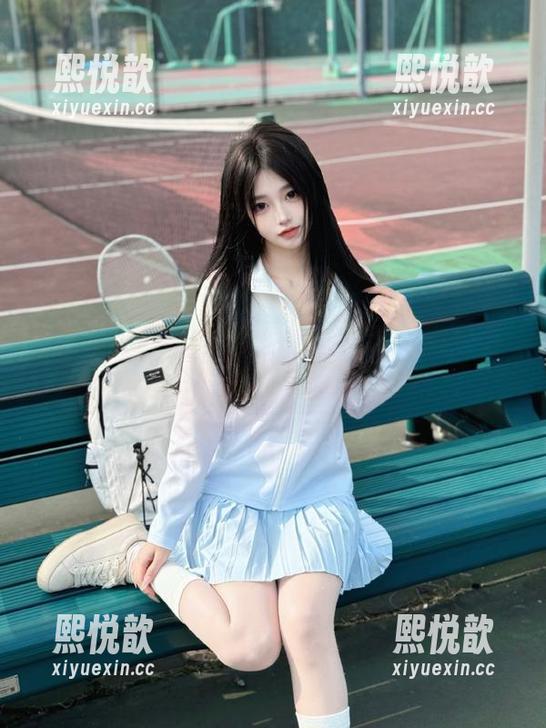 模范学院 - 探索程程CC油亮的艺术世界：图册背后的原图故事与情感