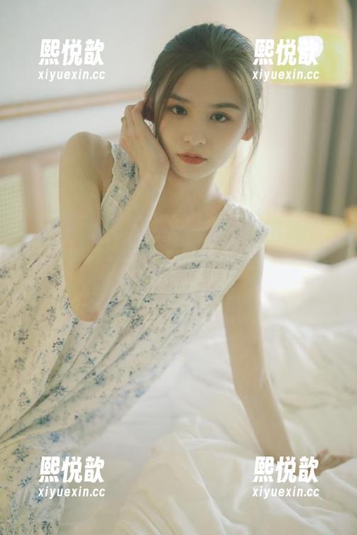 模范学院-艾莉Evelyn 模范学院 - 艾莉Evelyn粉色大片全集,免费下载她的每一张惊艳写真,尽享优雅魅力!